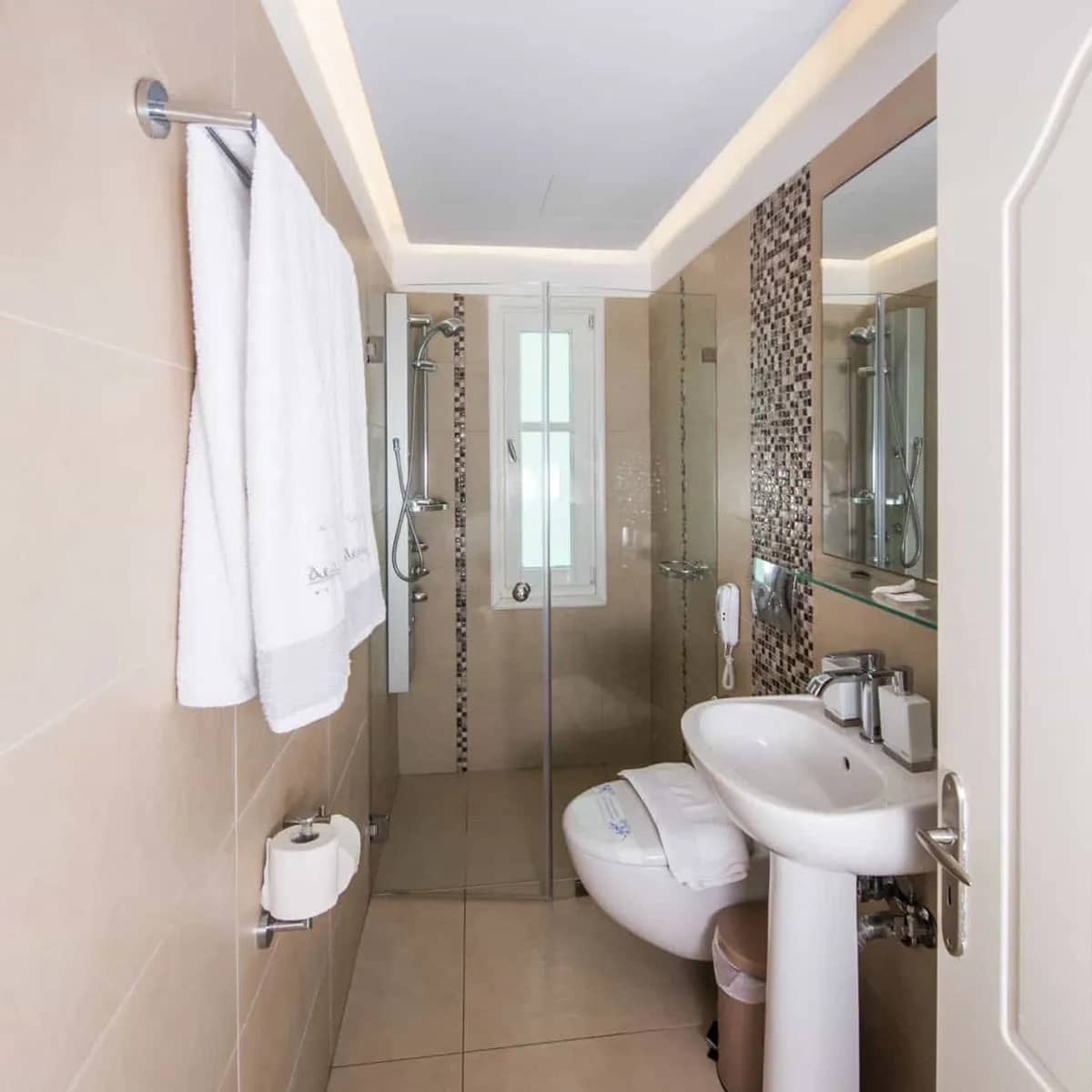 Spa Suite room photo 9