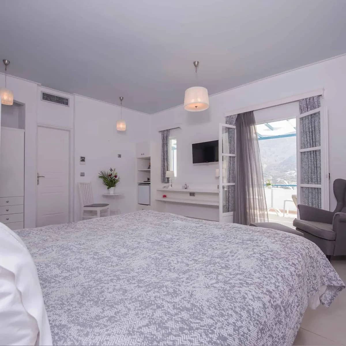 Junior Honeymoon Suite room photo 4