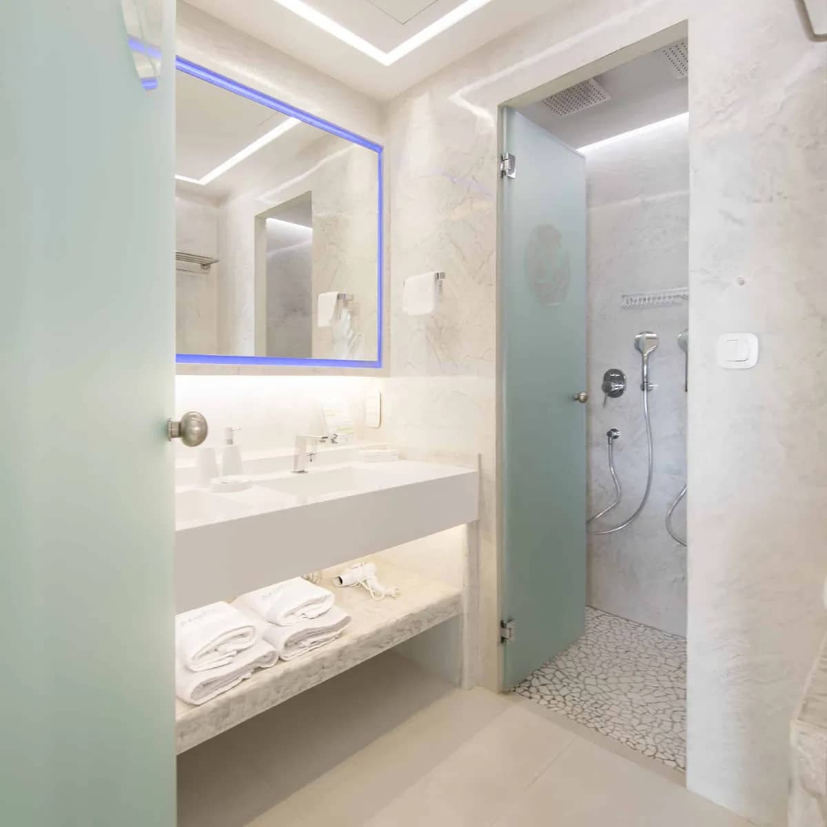 Exclusive room photo 12