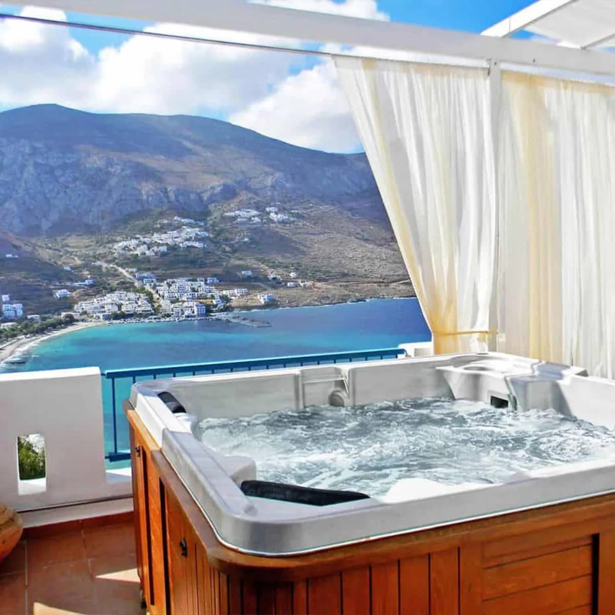 Spa Suite room hero view
