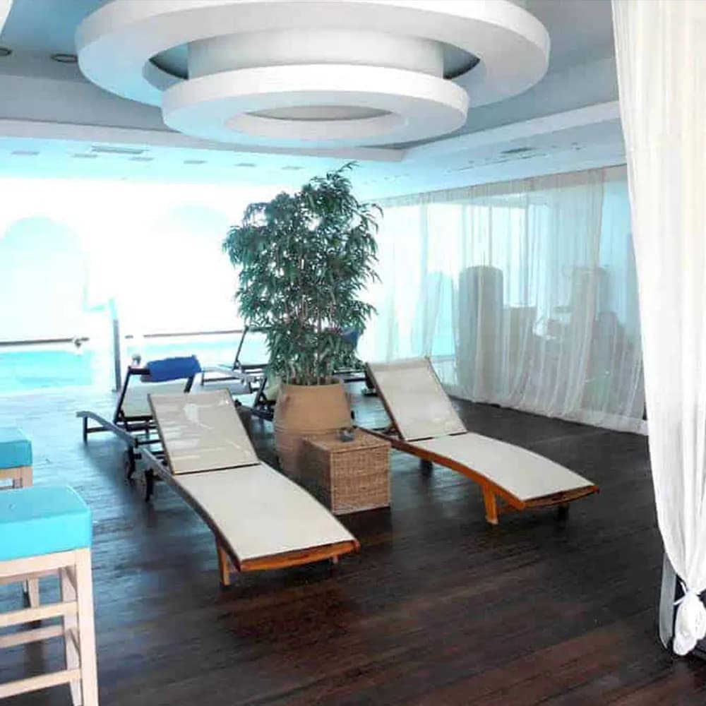 Lalon Idor Spa jacuzzi, view 2